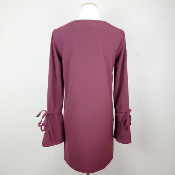 NWT Dylan Gray Flare‑Cuff V‑Neck Shift Mini Dress Burgundy Size Small - Picture 5 of 7